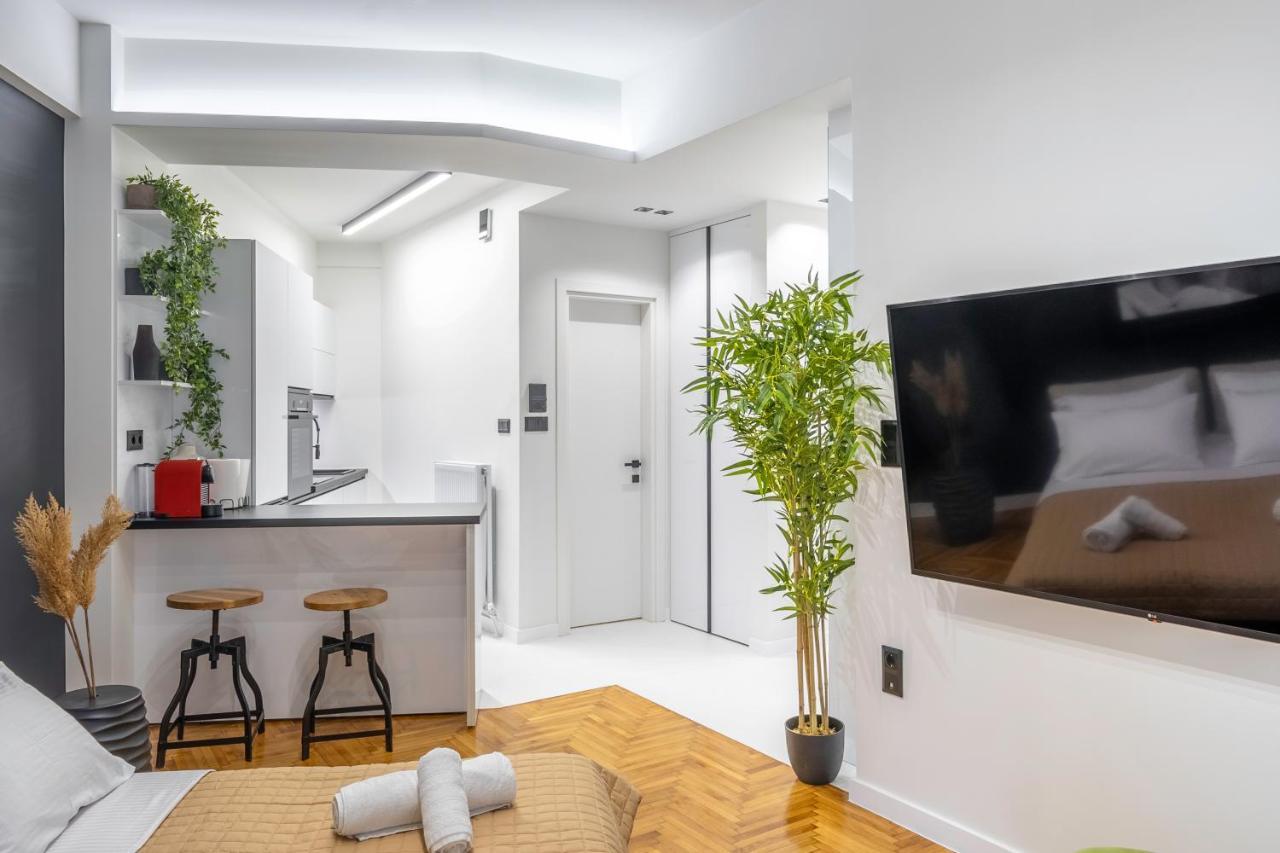 Luxury Studio Apartment In The Heart Of Atena Exterior foto