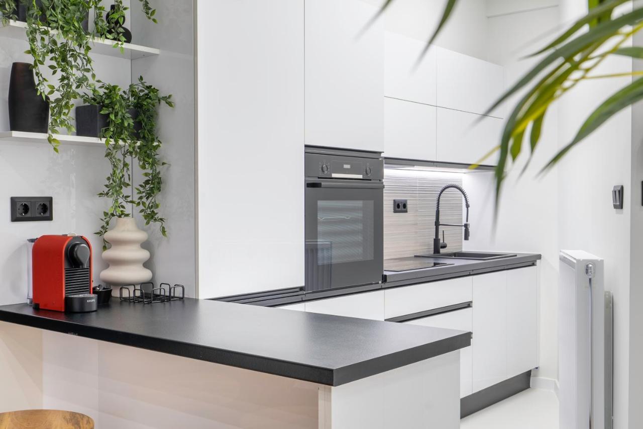 Luxury Studio Apartment In The Heart Of Atena Exterior foto